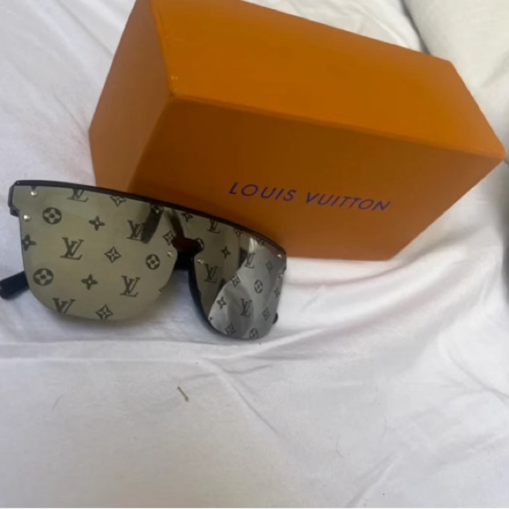 never worn glasses bought from louis vuitton website